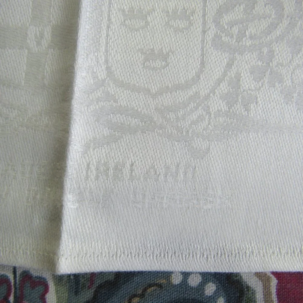 5 NWOT WHITE DAMASK 22